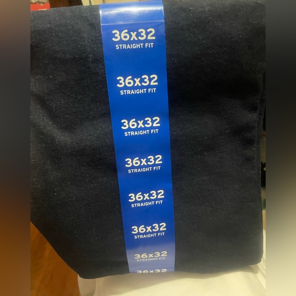 Izod Men's Straight fit Jeans - size 36x32 - Picture 2 of 6